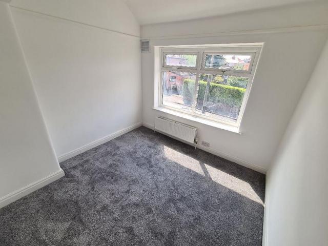 Townhouse for rent in Droylsden, Tameside
