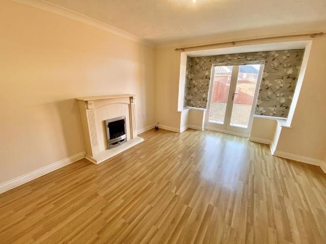 Townhouse for rent in Worle, Weston-super-mare