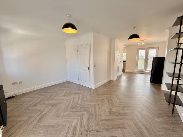 Townhouse for rent in Harlequin, Barton In Fabis