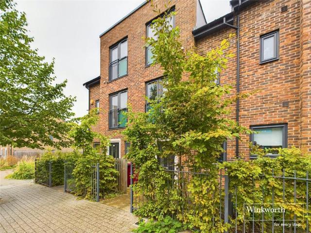House for rent in Dee Park, Reading