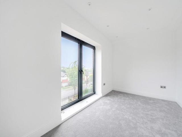 Townhouse for rent in London Borough of Croydon, Greater London