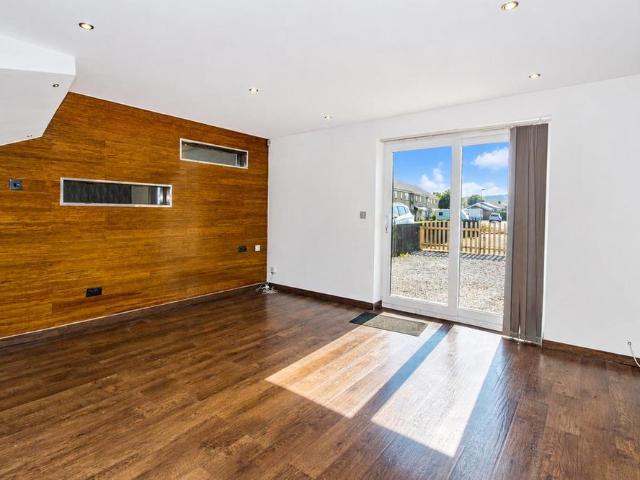 Townhouse for rent in Little Moor End, Backburn