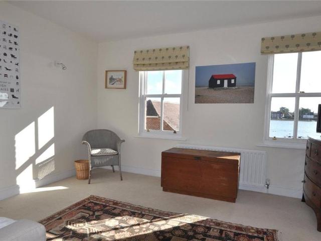 Townhouse for rent in Littlecote, West Sussex