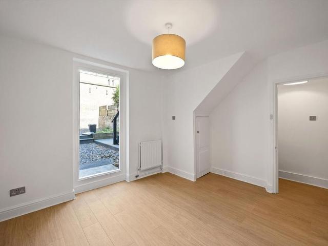 Townhouse for rent in The Borough, Greater London