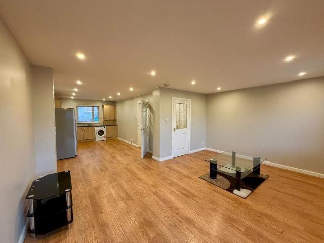 Townhouse for rent in Baxter Park, Dundee
