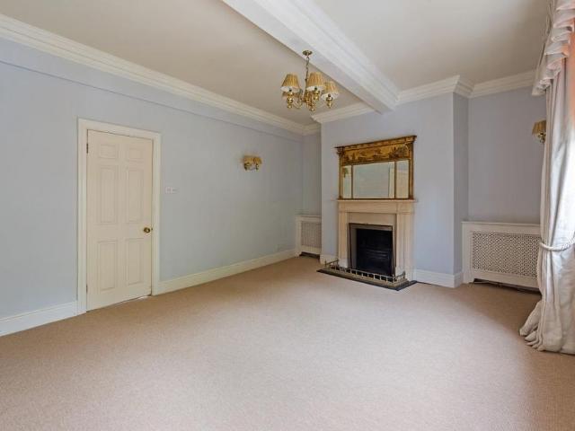Townhouse for rent in Walcot, Bath