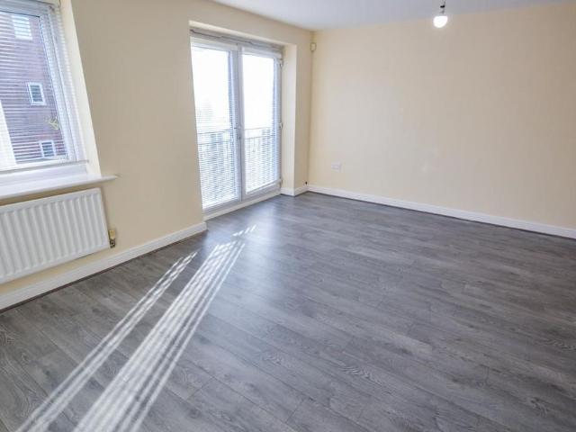 Townhouse for rent in Broadheath, Trafford Park