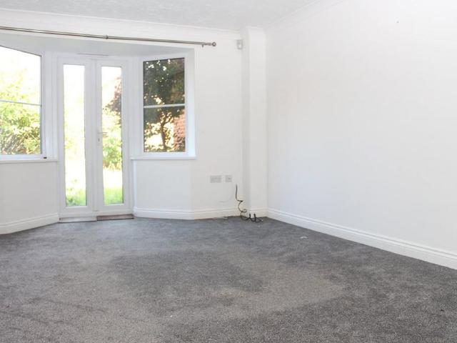 Townhouse for rent in Coddington, Alverton