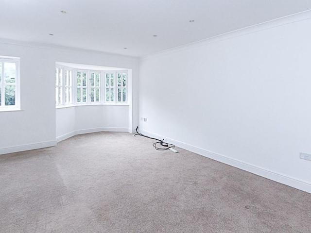 Townhouse for rent in The Galleries, Navestock Side