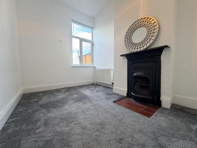 Townhouse for rent in Kings Heath, Wake Green