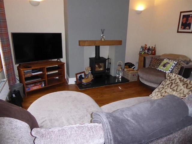 Townhouse for rent in Bailiff Bridge, West Yorkshire