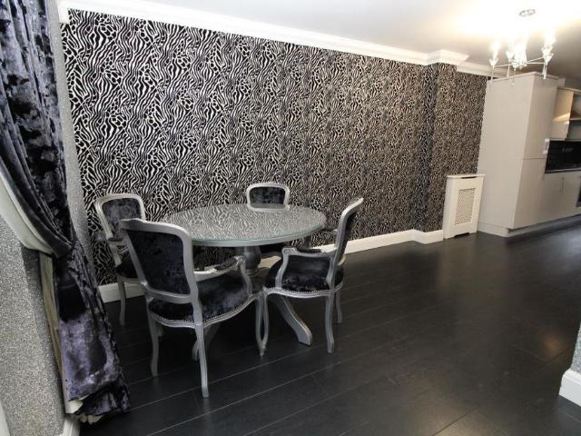 Townhouse for rent in Laindon, Essex