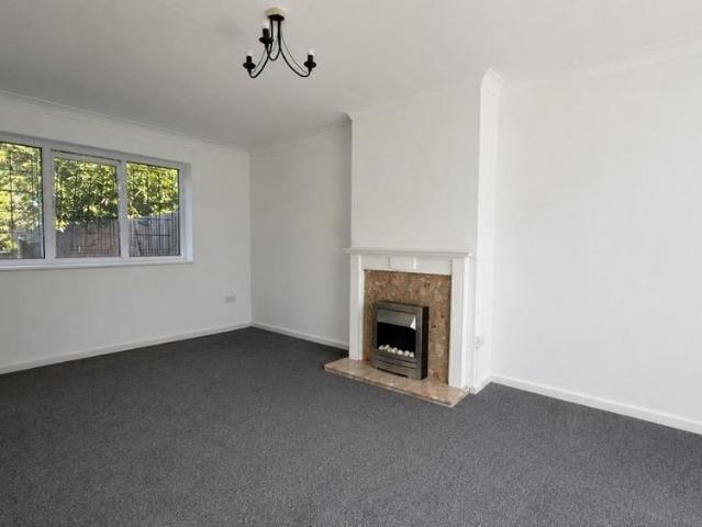 Townhouse for rent in Hyde Park, South Yorkshire