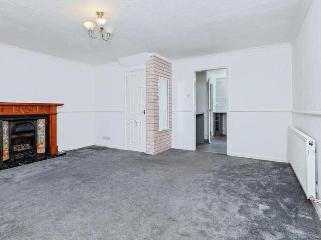 Townhouse for rent in Oadby, Leicestershire
