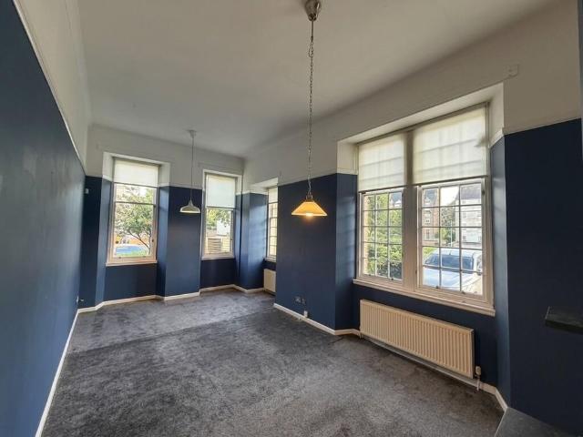 Townhouse for rent in Househillwood, Scotland