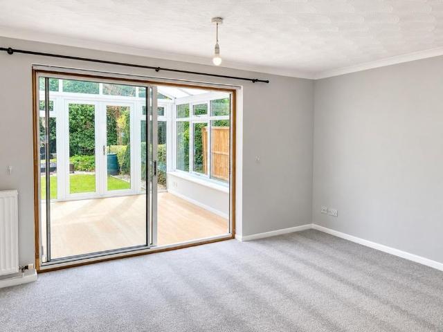 Townhouse for rent in Chalford Hill, Stroud