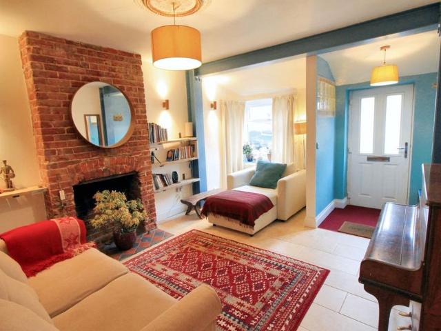 Townhouse for rent in Lakenham, East Bank