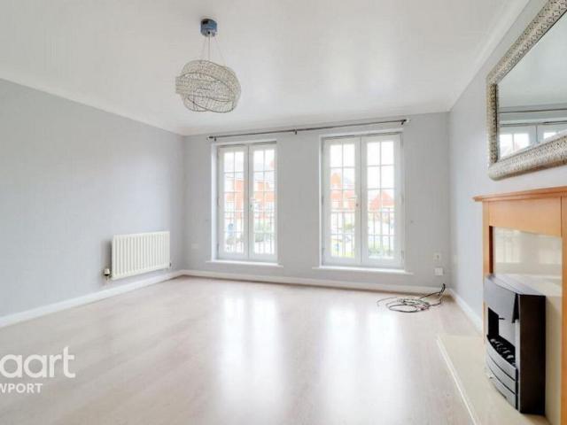 Townhouse for rent in Coedkernew, Wales