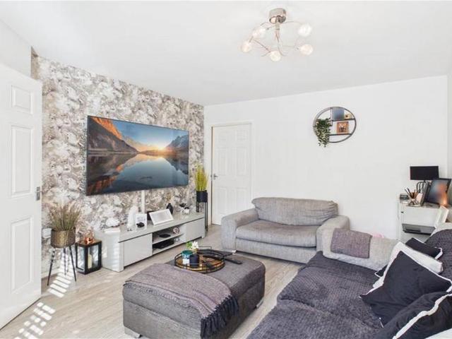 Townhouse for rent in Tyne And Wear