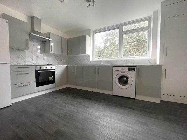 House for rent in Southfields, Greater London