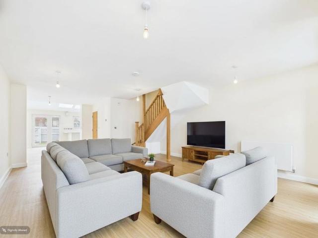 Townhouse for rent in Thistleboon, Mumbles ,the