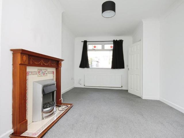 Townhouse for rent in Southey, South Yorkshire