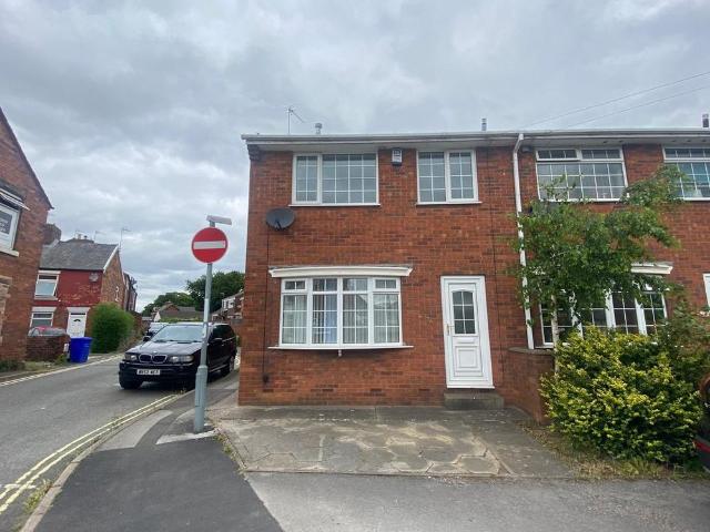 Townhouse for rent in Loundsley Green, East Midlands