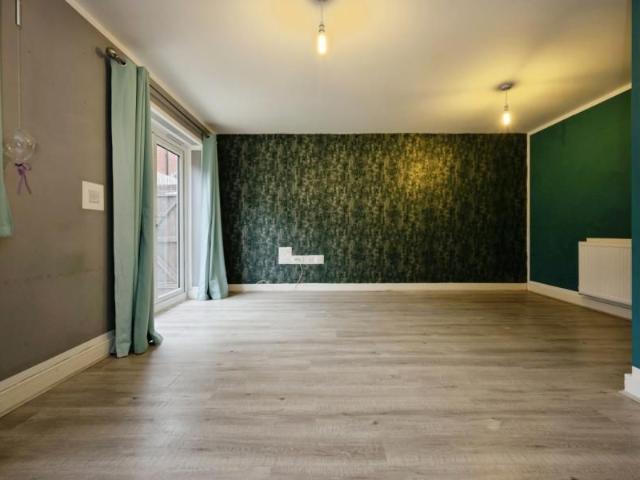 Townhouse for rent in Biddenham, Bedford
