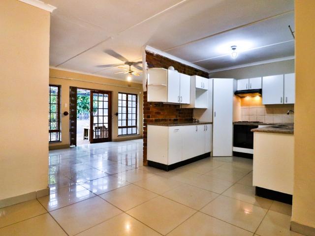 Townhouse for rent in Kingsburgh, Kwazulu-natal