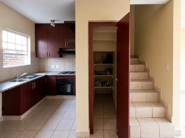 Townhouse for rent in Waterkloof, Gauteng