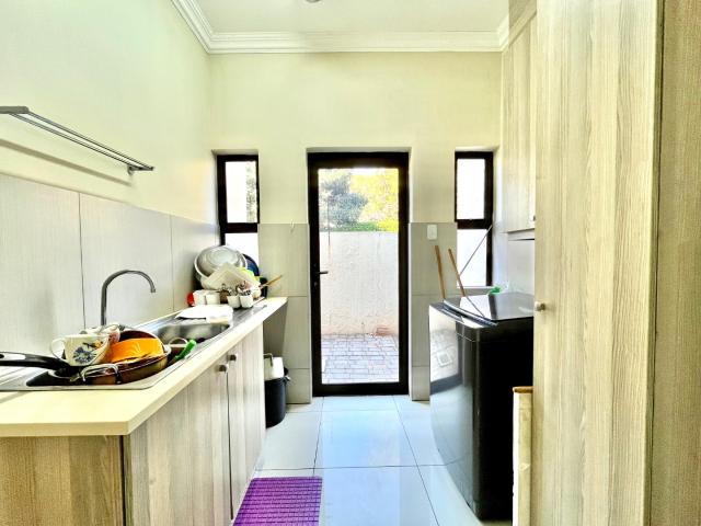 Townhouse for rent in Waterkloof, Gauteng