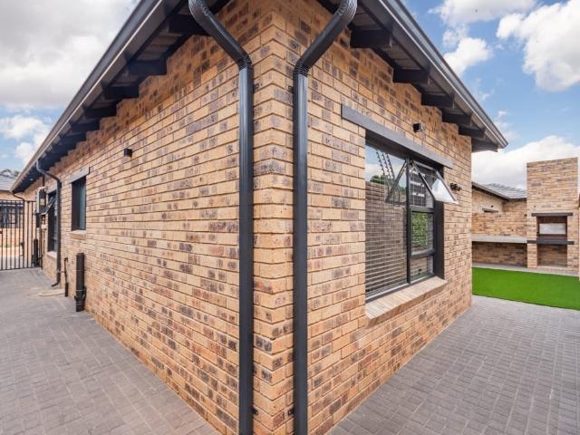 Townhouse for rent in Ekurhuleni, Gauteng