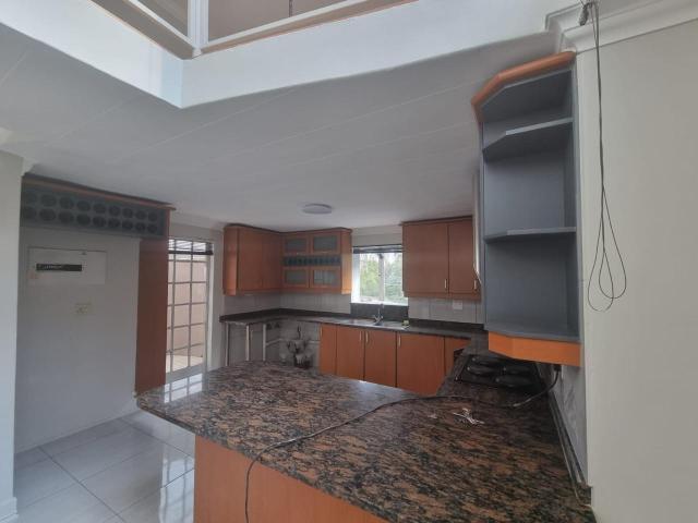 Townhouse for rent in Vosloorus, Gauteng