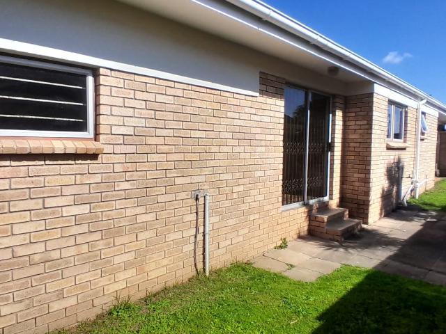 Townhouse for rent in East London, Eastern Cape