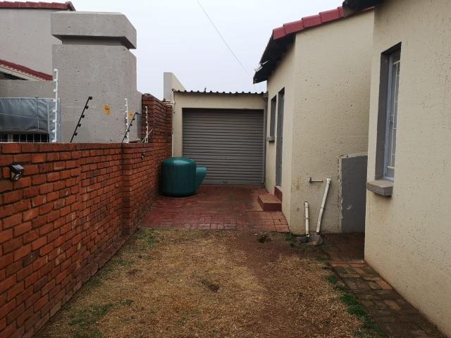 Townhouse for rent in Lesedi Local Municipality, Gauteng