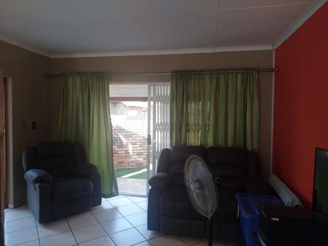 Townhouse for rent in Ekurhuleni, Gauteng