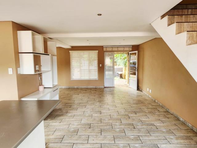 Townhouse for rent in Waterkloof, Gauteng