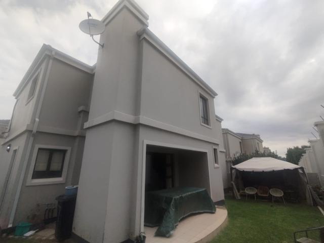 Townhouse for rent in Randburg, Gauteng
