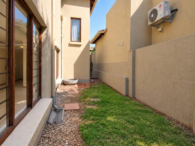 Townhouse for rent in Alexandra, Gauteng