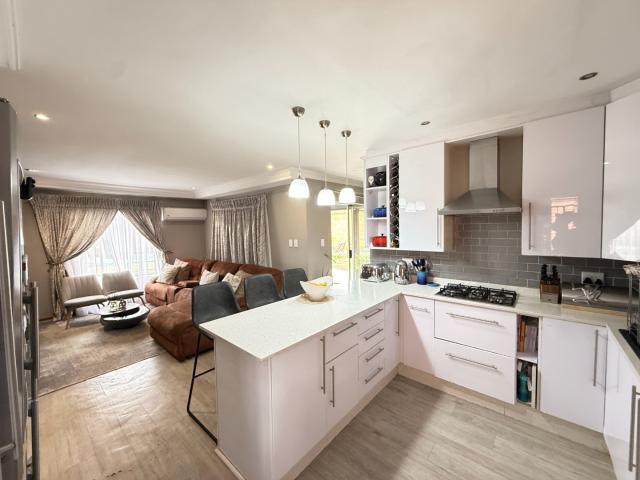 Townhouse for rent in Equestria, Gauteng