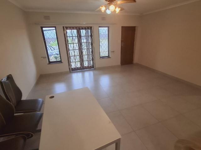 Townhouse for rent in Queensburgh, Kwazulu-natal