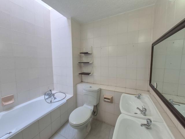 Townhouse for rent in Seaview, Kwazulu-natal