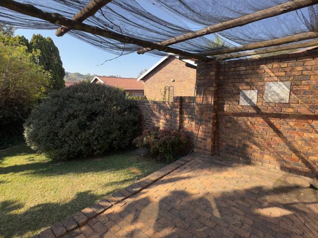Townhouse for rent in Faerie Glen, Gauteng