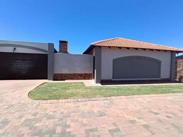 House for rent in Flamwood, Matlosana Local Municipality