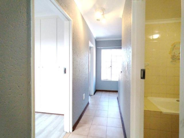 Townhouse for rent in Vosloorus, Gauteng