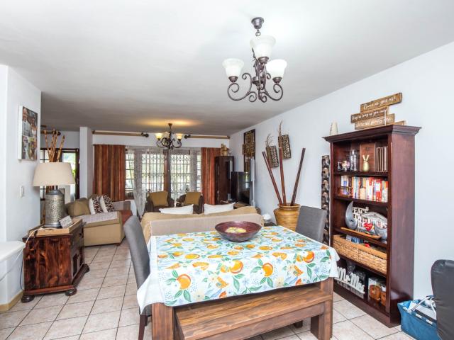 Townhouse for rent in Durban North, Kwazulu-natal