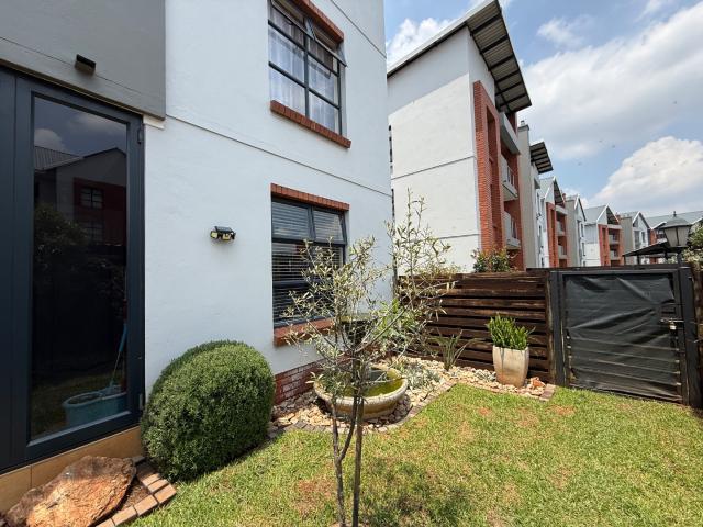 Townhouse for rent in Glenmarais, Ekurhuleni