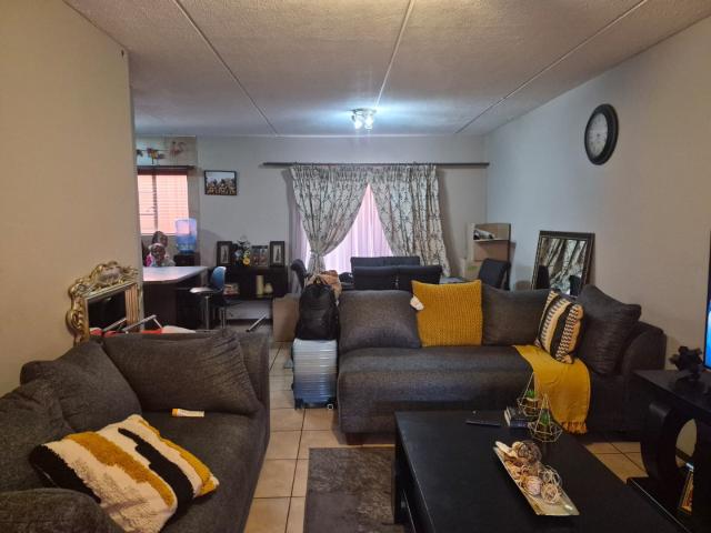 Townhouse for rent in Ekurhuleni, Gauteng