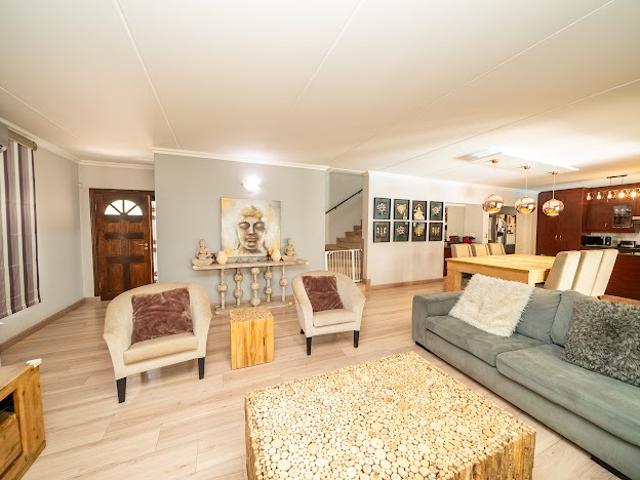 Townhouse for rent in Vosloorus, Gauteng