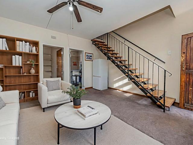 Townhouse for rent in Nooitgedacht, Gauteng